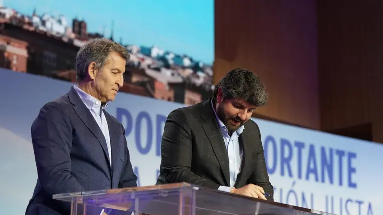 L&oacute;pez Miras, junto a N&uacute;&ntilde;ez Feij&oacute;o
