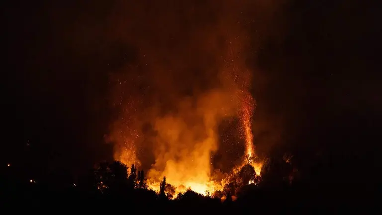 Vista nocturna del incendio, a 25 de julio de 2026, en San Mart&iacute;n de Valdeiglesias, Madrid (Espa&ntilde;a).
- Eduardo Parra - Europa Press
