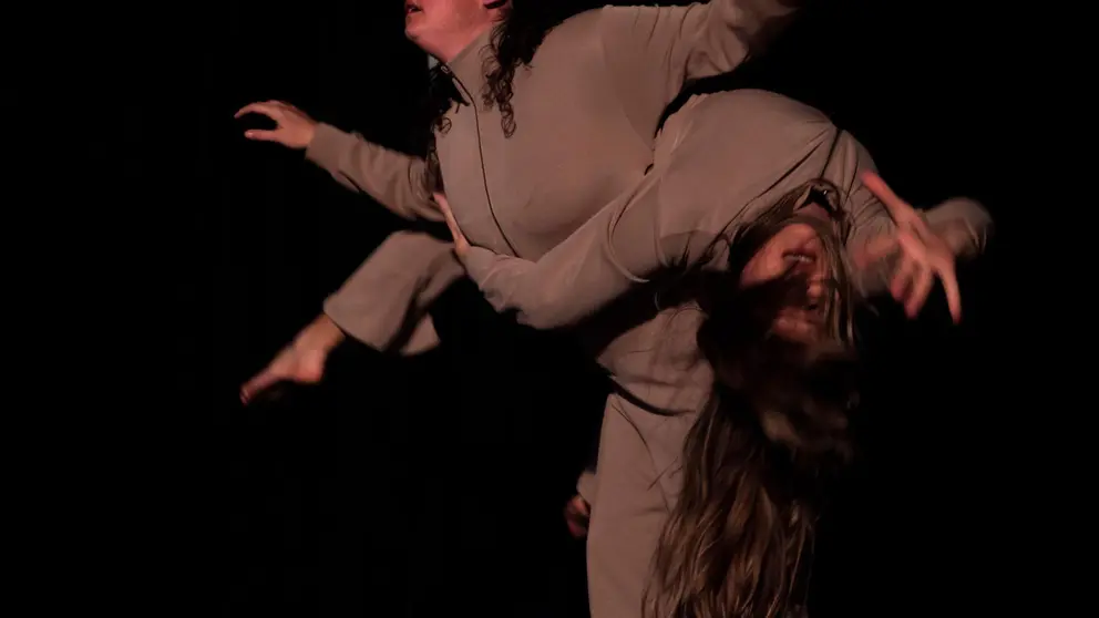 Imagen del nuevo espect&aacute;culo de la compa&ntilde;&iacute;a de danza Enraiza.