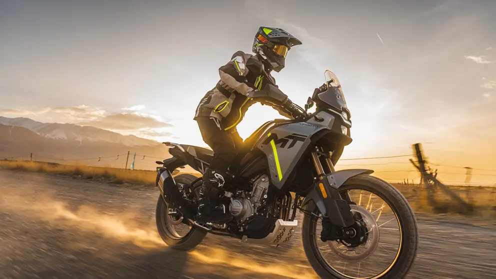CFMOTO 450MT