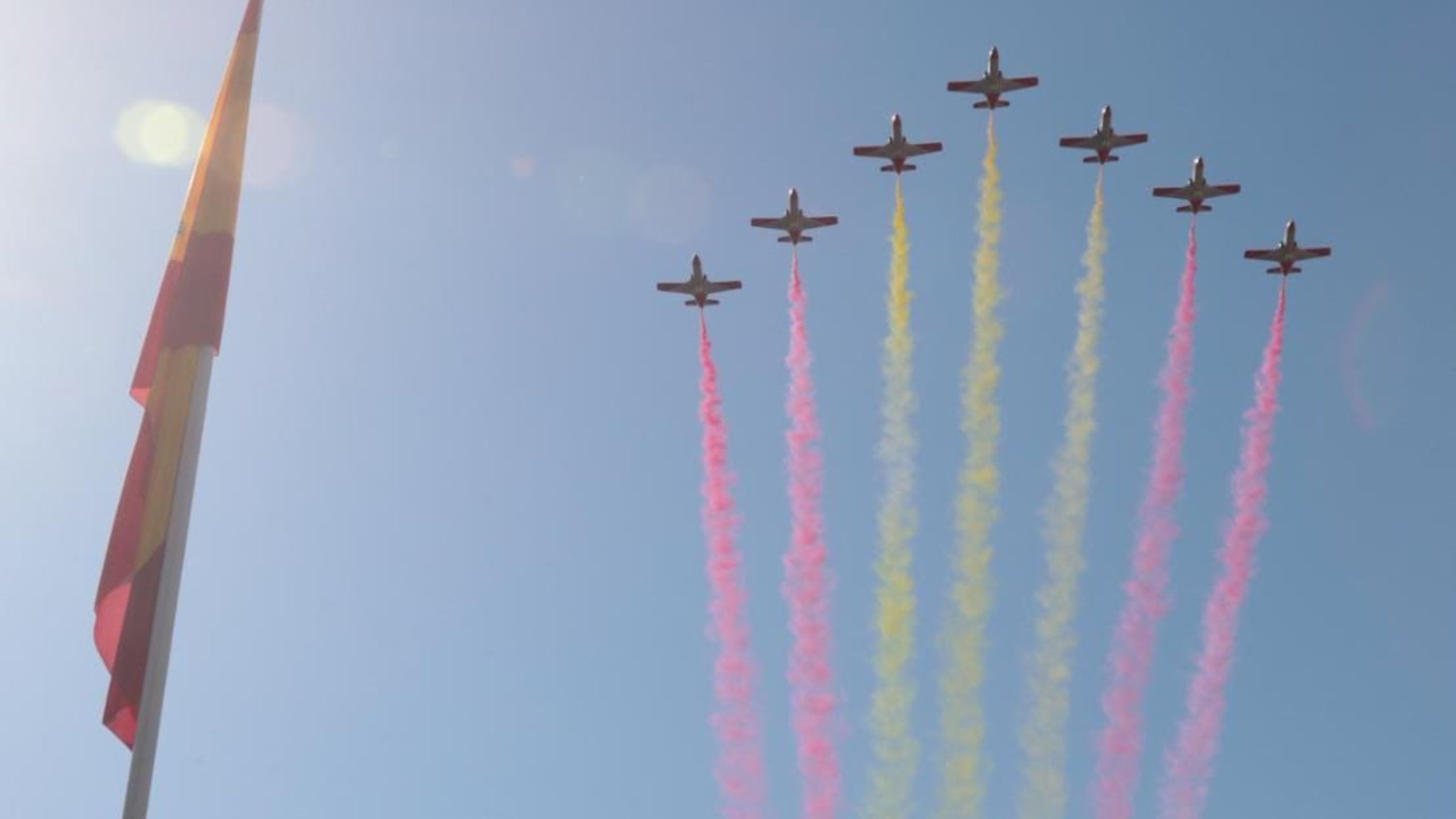 La patrulla Águila, durante el desfile