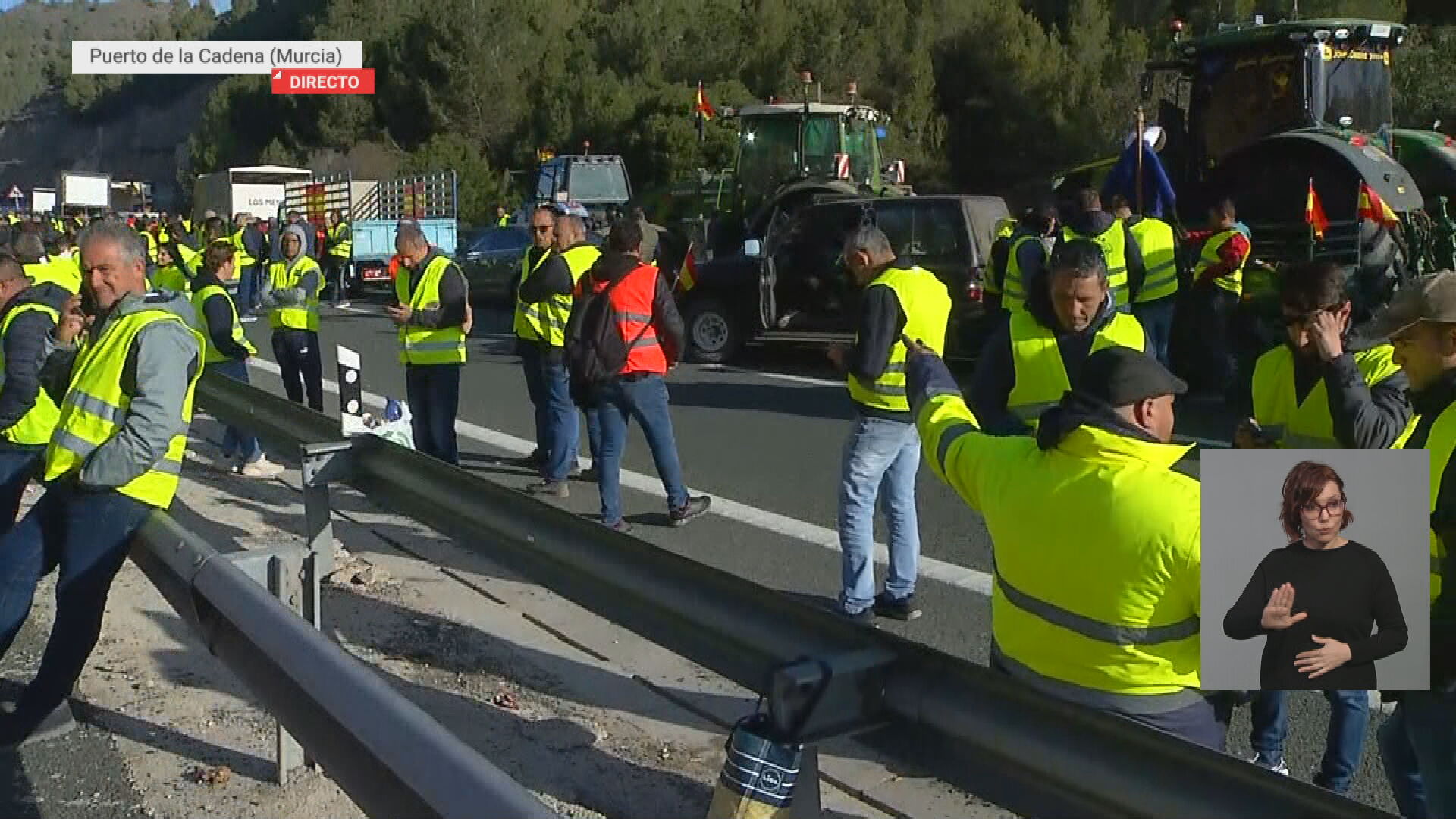 El Puerto de la Cadena en el segundo día de protestas de los agricultores en la Región de Murcia (foto: La 7)