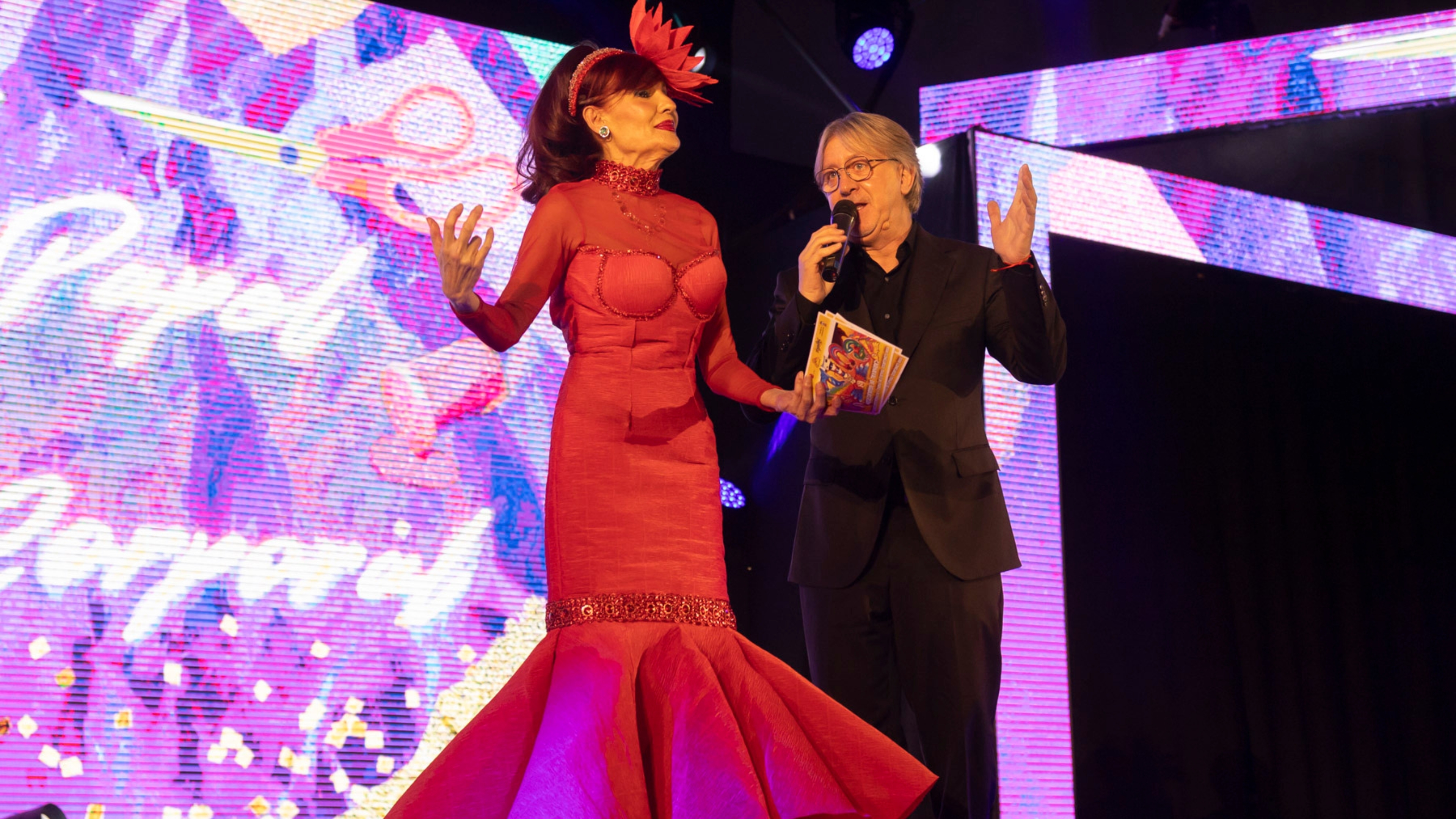 Asensio, junto a la presentadora del evento
