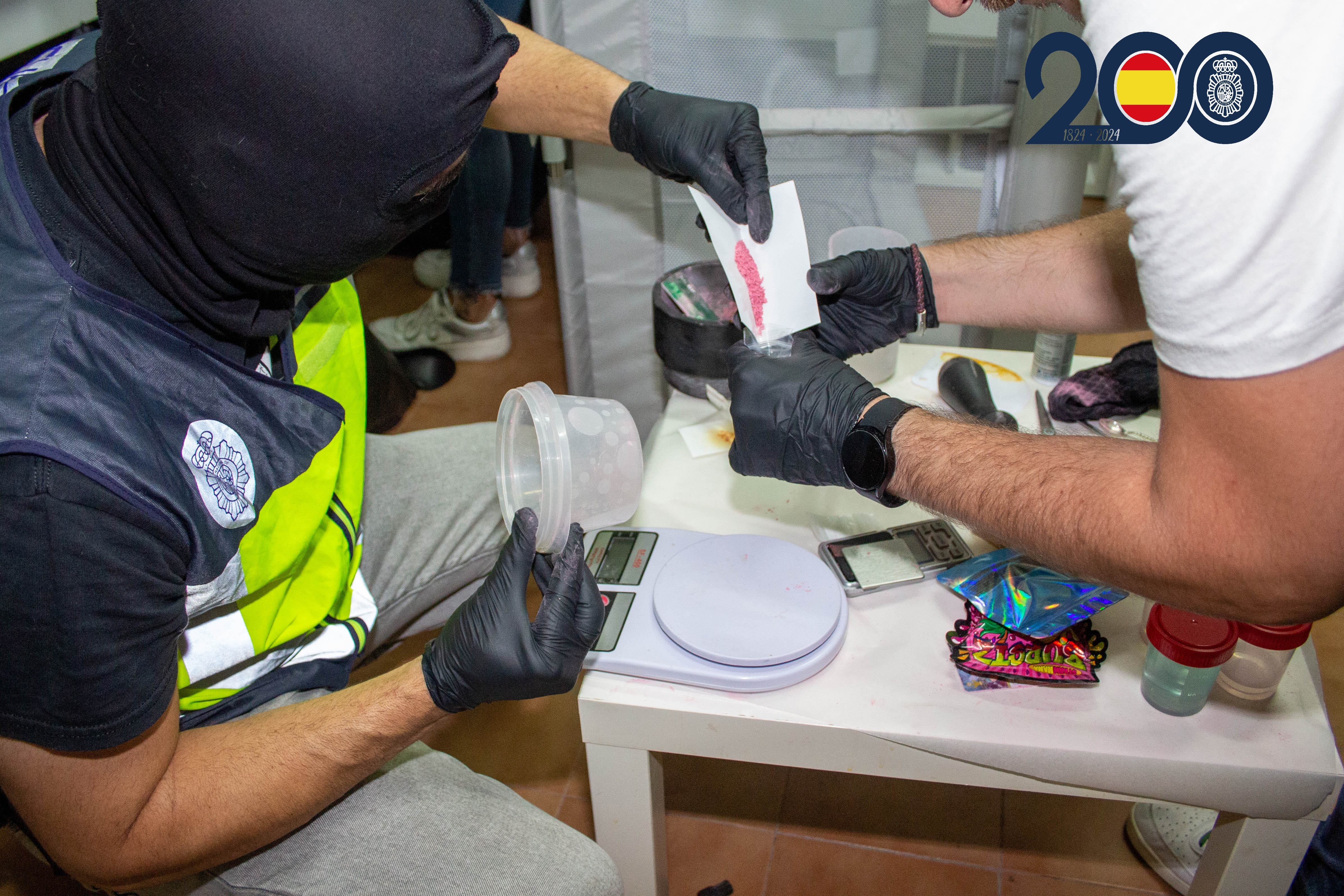 Agentes de la Policía Nacional durante la operación (foto: PN)
