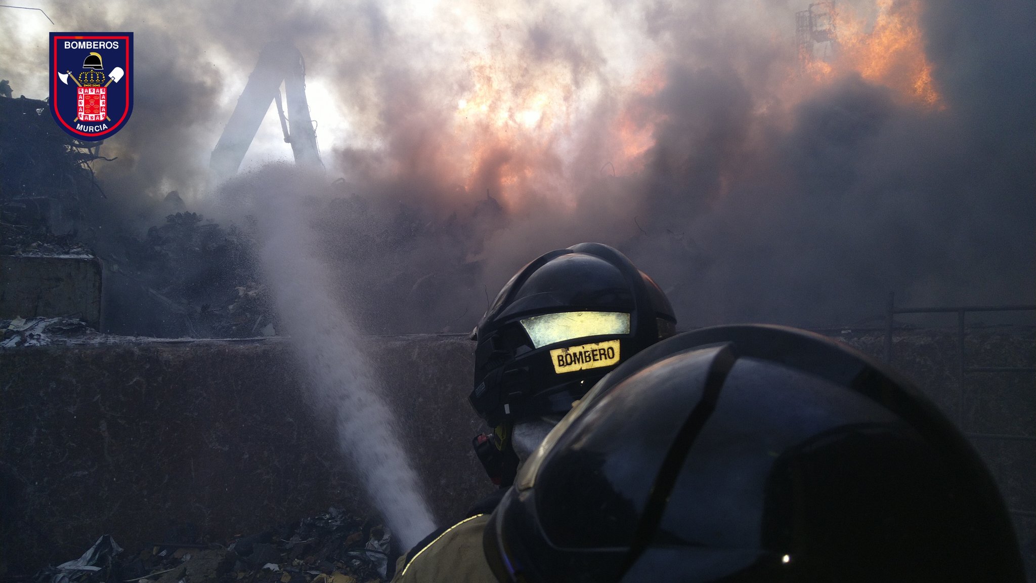 Bombero desplazado en la zona (foto: La 7)